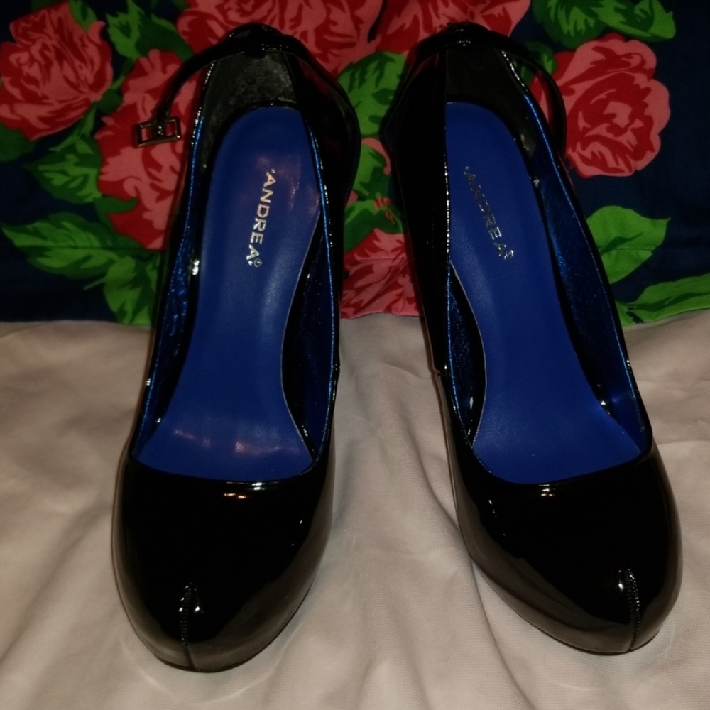 Andrea Glossy Black heels